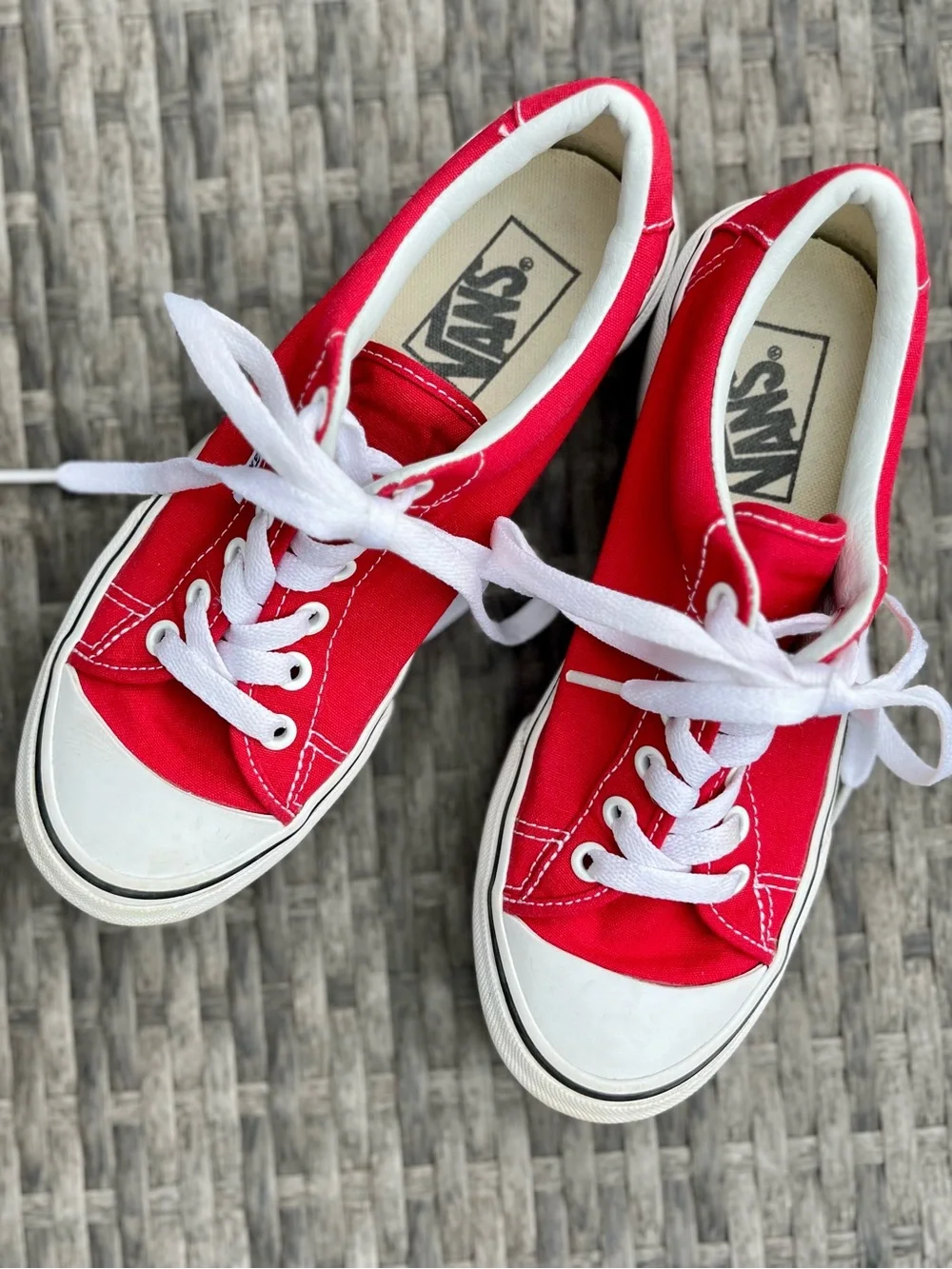 Vans Red Canvas Low-Top Sneakers with White Laces Skater Streetwear Style